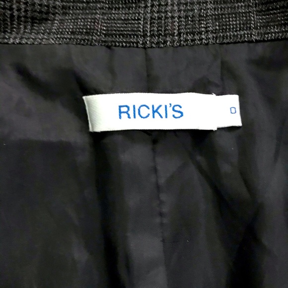 Vest - Picture 2 of 3